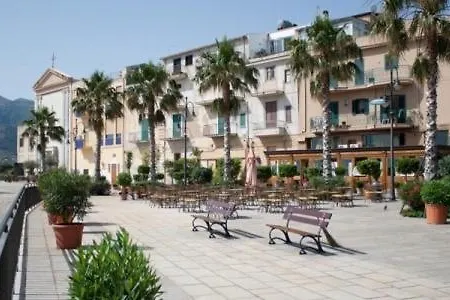 La Casa All'angolo Apartment *